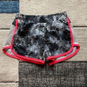 old navy shorts with liner perfect condition